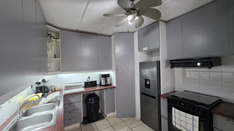 3 Bedroom Property for Sale in Twee Kuilen Western Cape